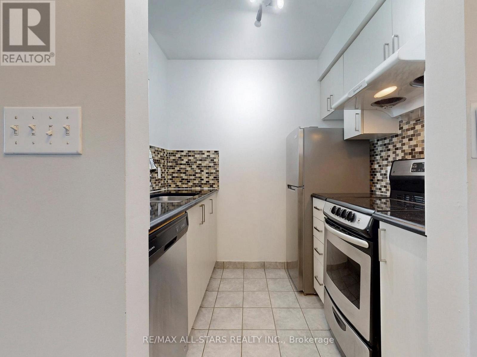 2315 - 1 Lee Centre Drive, Toronto, Ontario  M1H 3J2 - Photo 11 - E12840914