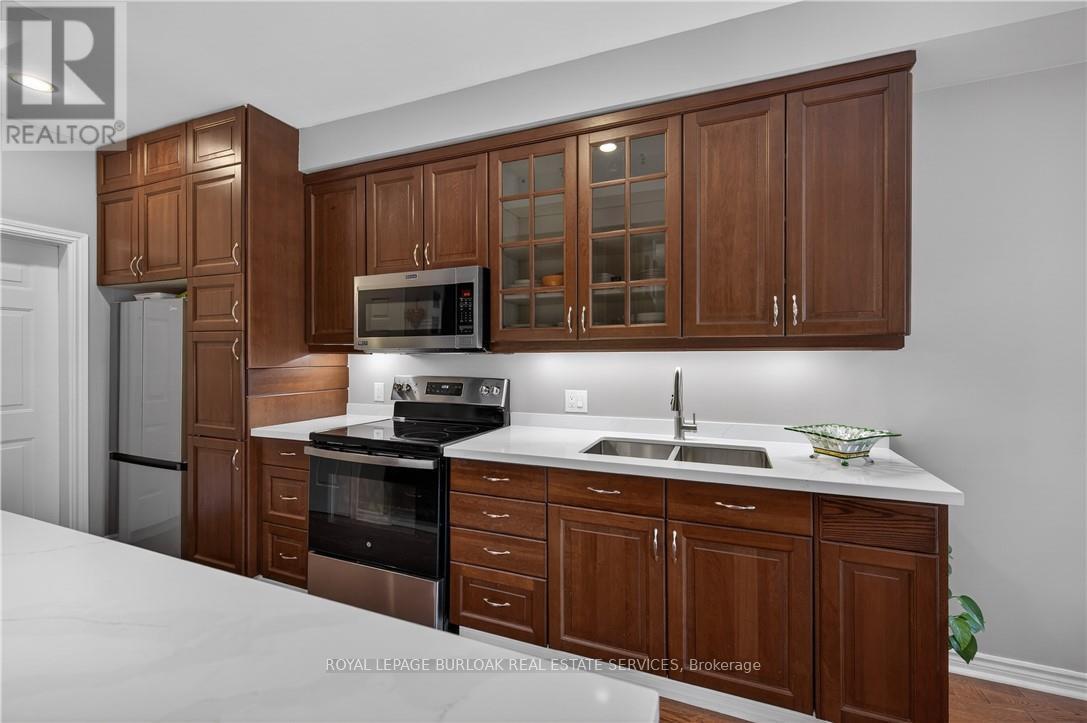 41 - 300 Ravineview Way, Oakville (Wc Wedgewood Creek), Ontario  L6H 7J2 - Photo 17 - W12722416