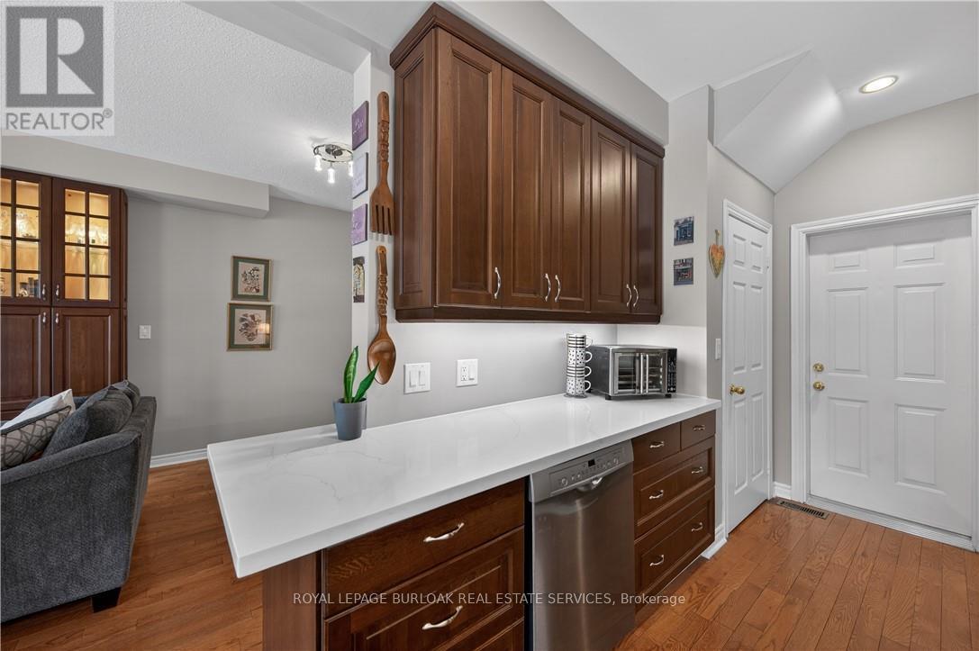 41 - 300 Ravineview Way, Oakville (Wc Wedgewood Creek), Ontario  L6H 7J2 - Photo 18 - W12722416