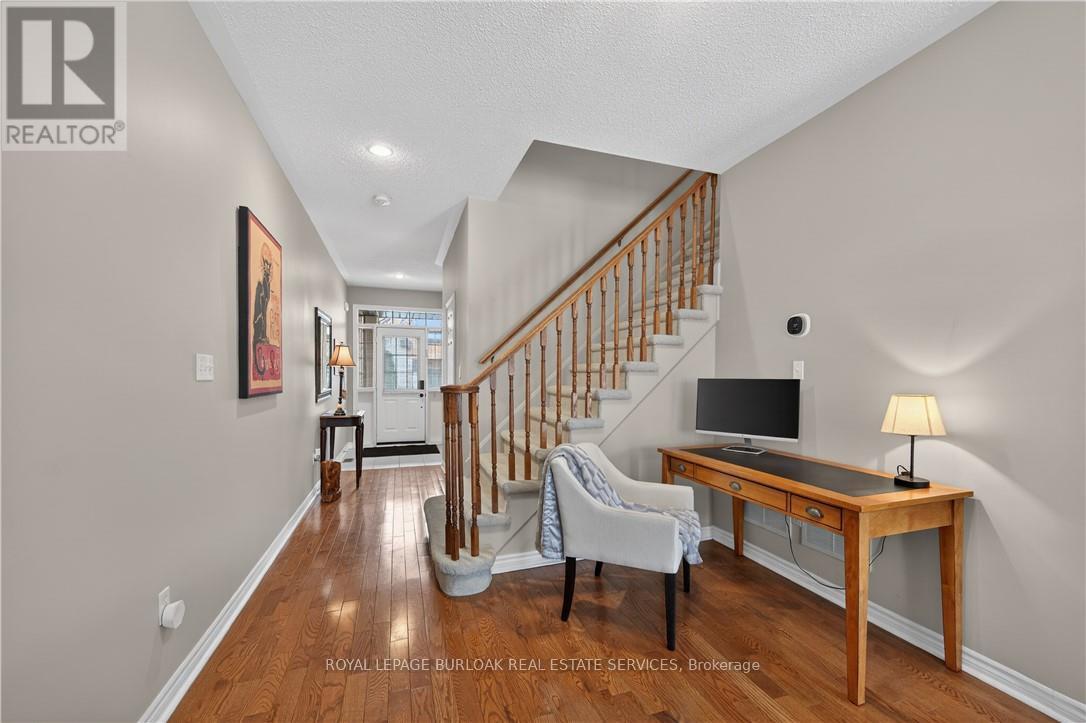 41 - 300 Ravineview Way, Oakville (Wc Wedgewood Creek), Ontario  L6H 7J2 - Photo 9 - W12722416