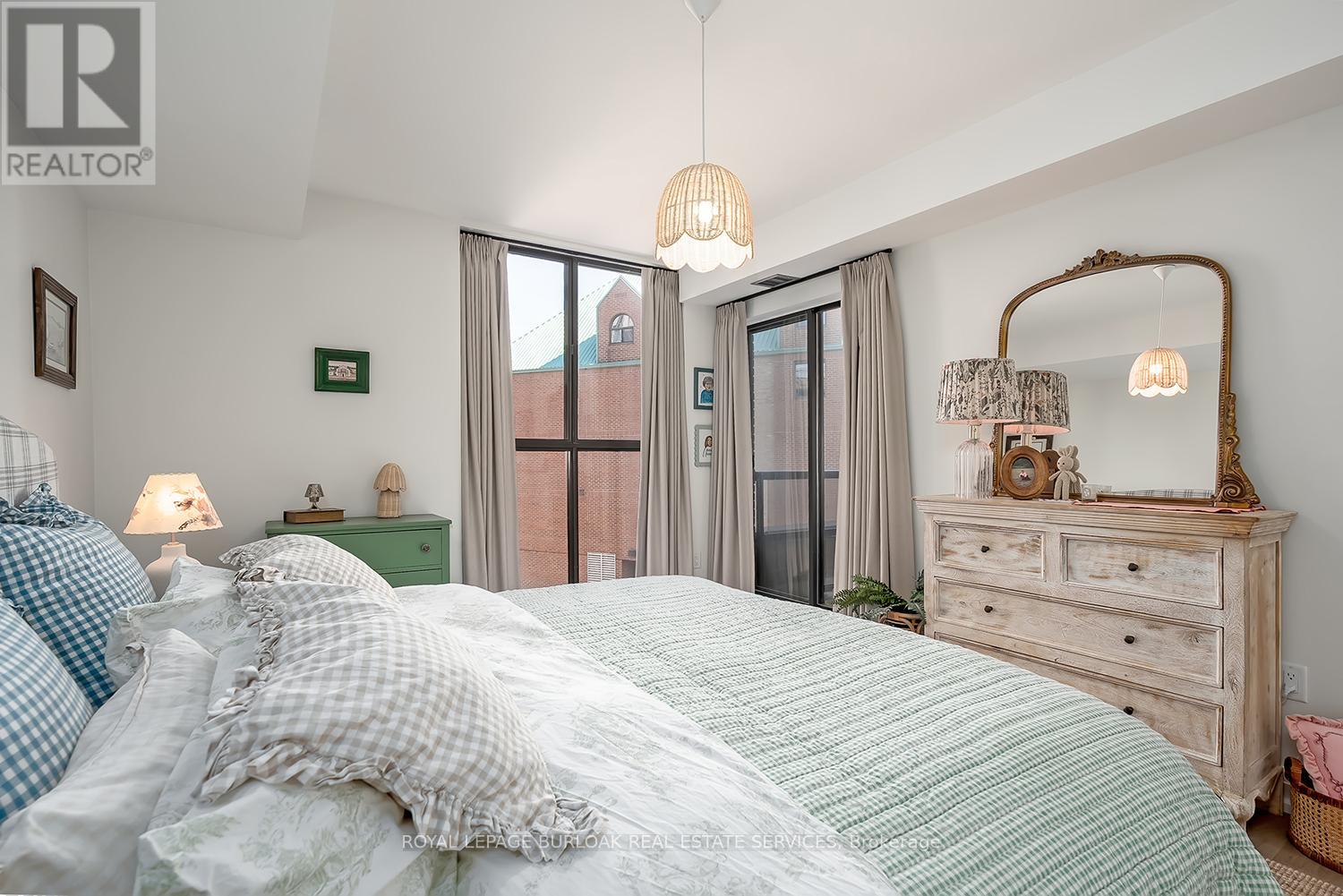 303 - 102 Bronte Road, Oakville, Ontario  L6L 6J5 - Photo 15 - W12850600