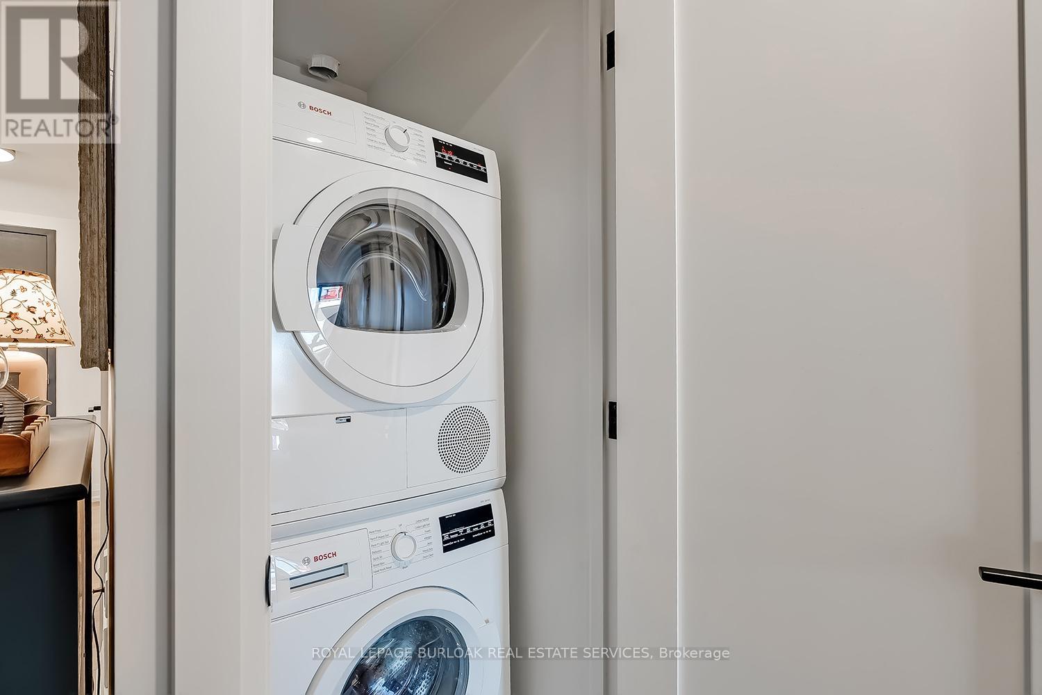 303 - 102 Bronte Road, Oakville, Ontario  L6L 6J5 - Photo 17 - W12850600