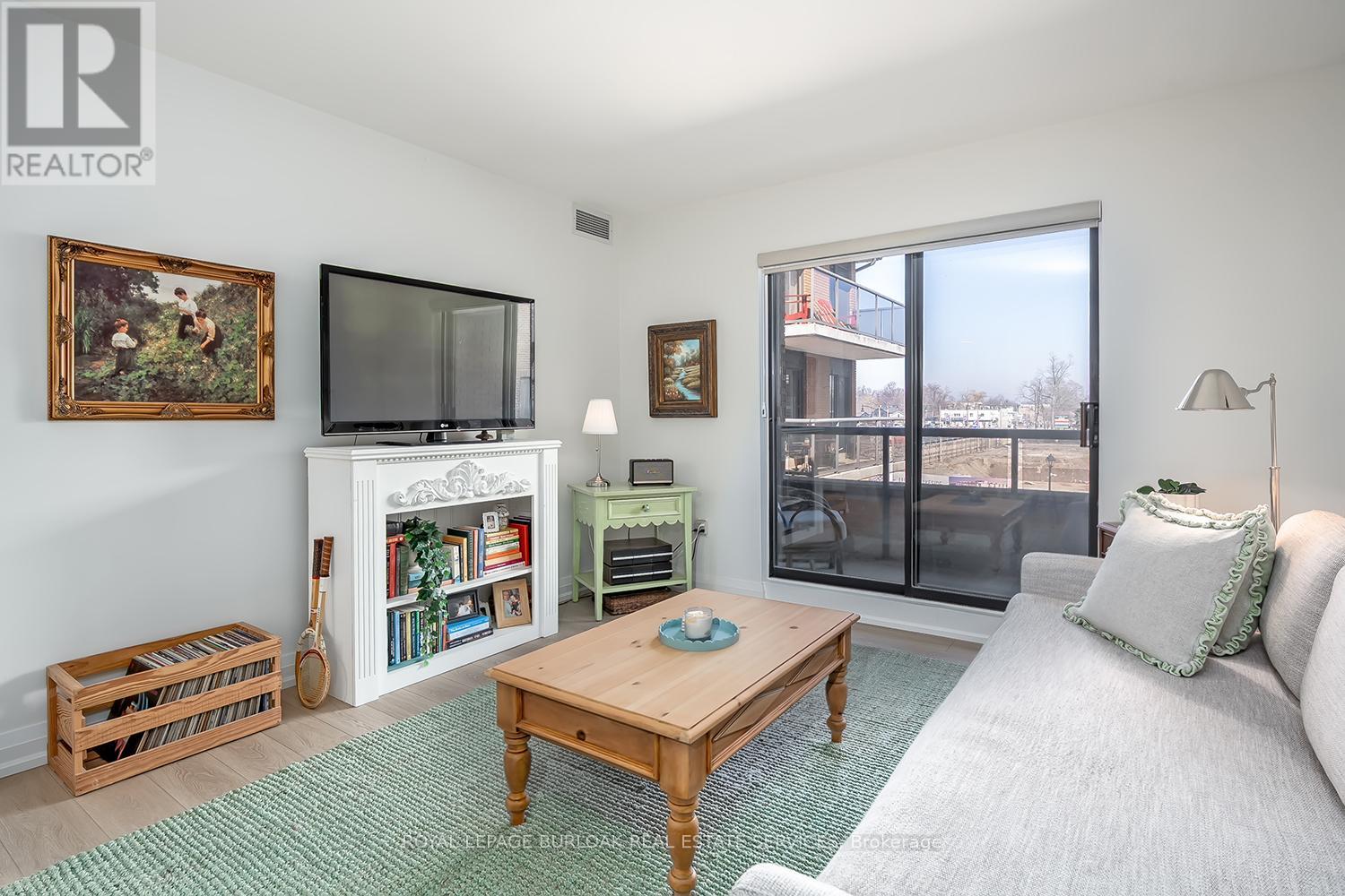 303 - 102 Bronte Road, Oakville, Ontario  L6L 6J5 - Photo 12 - W12850600