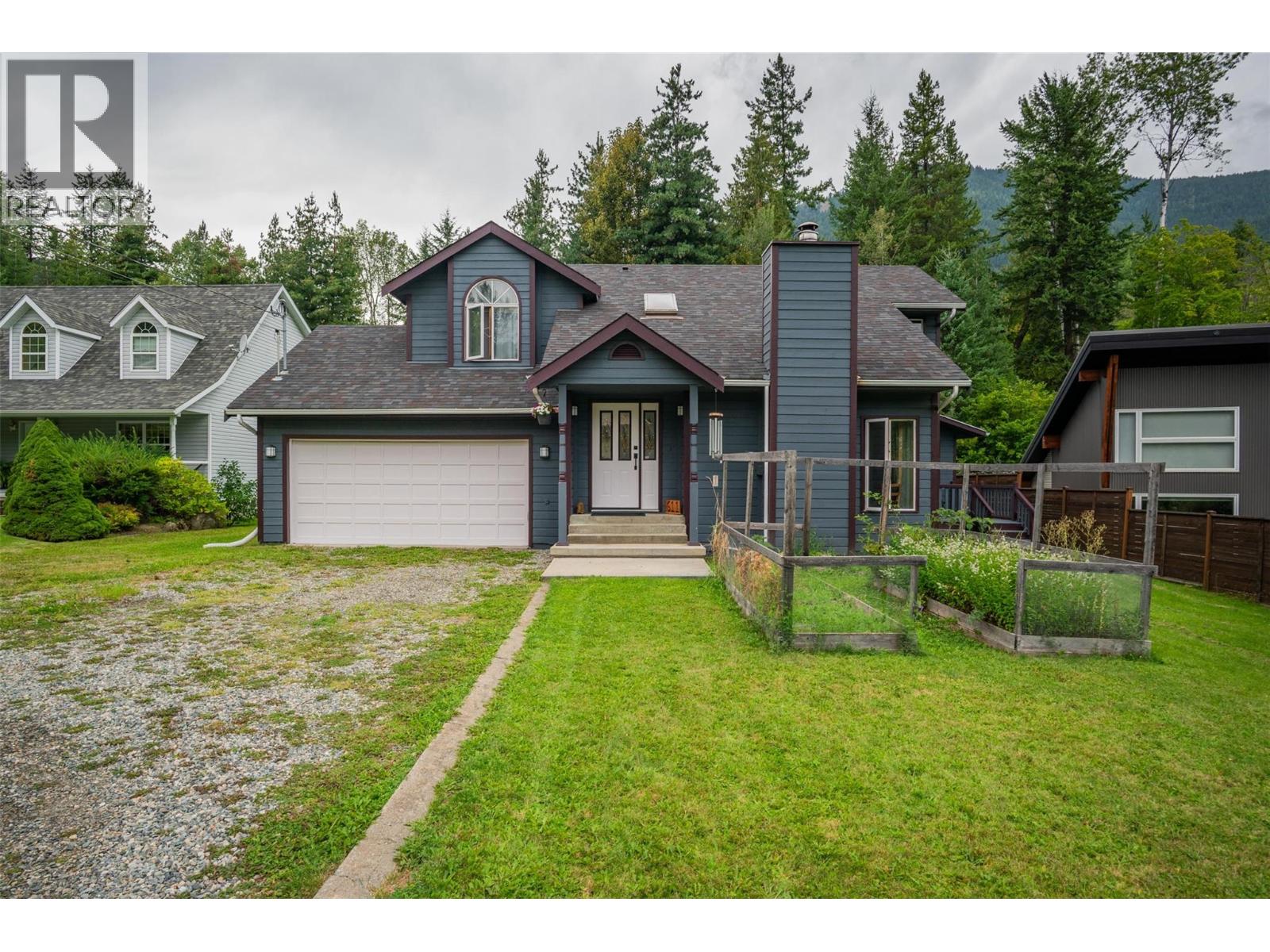 611 7th Street, Kaslo, British Columbia