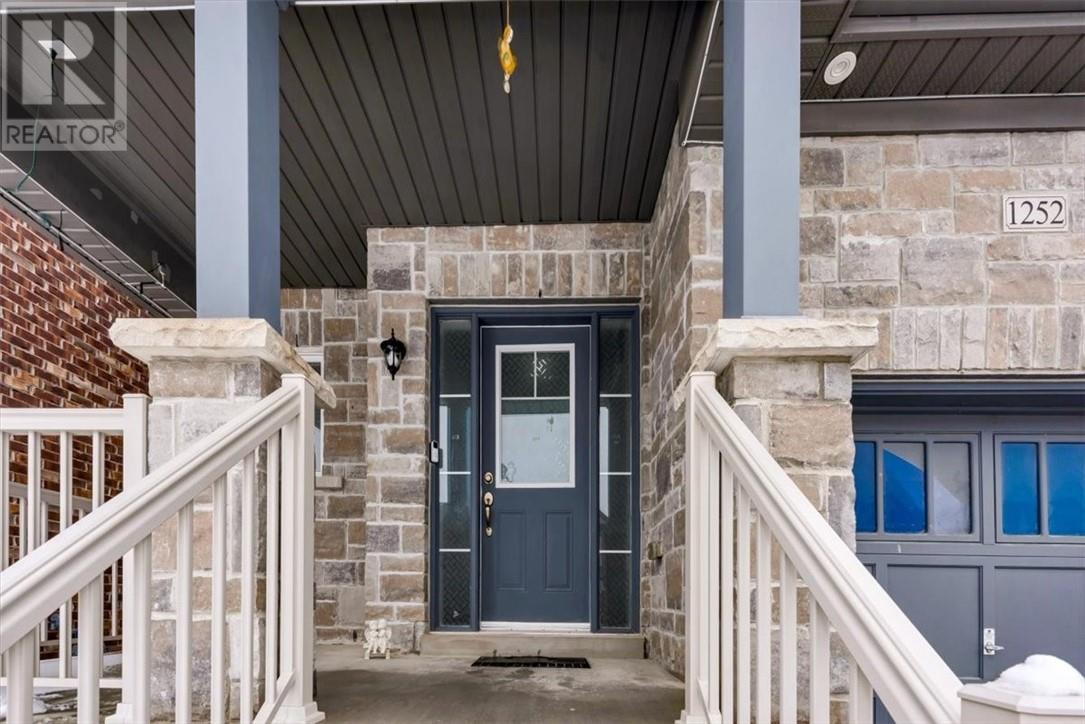 1252 Peelar Crescent, Innisfil, Ontario  L0L 1W0 - Photo 2 - 2126701