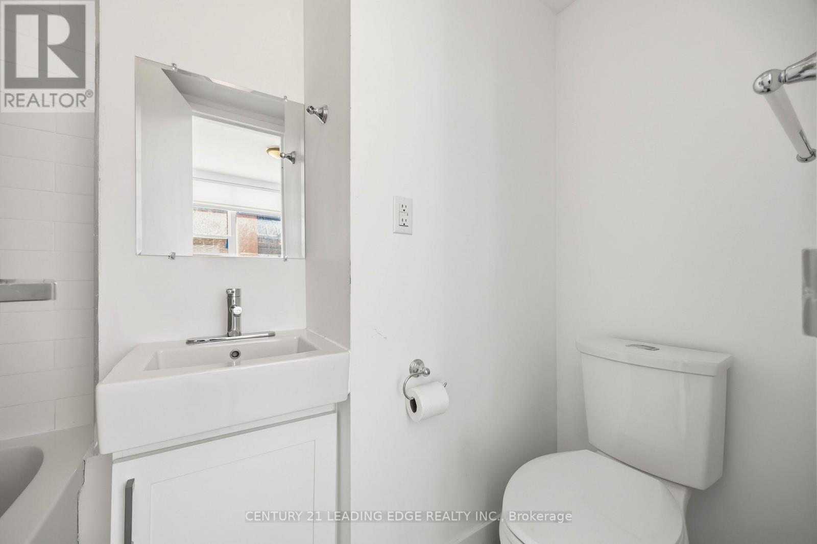 1 - 1a Leonard Avenue, Toronto (Kensington-Chinatown), Ontario  M5T 2P8 - Photo 14 - C12854440