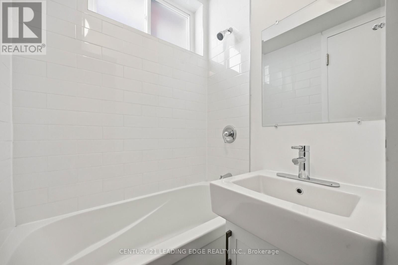 1 - 1a Leonard Avenue, Toronto (Kensington-Chinatown), Ontario  M5T 2P8 - Photo 15 - C12854440