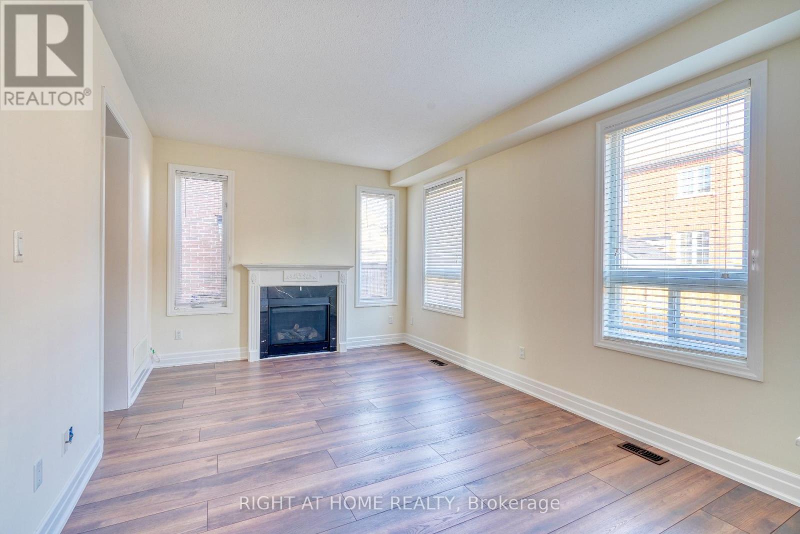 17 Mercury Avenue, Georgina, Ontario  L4P 0H1 - Photo 34 - N12827560