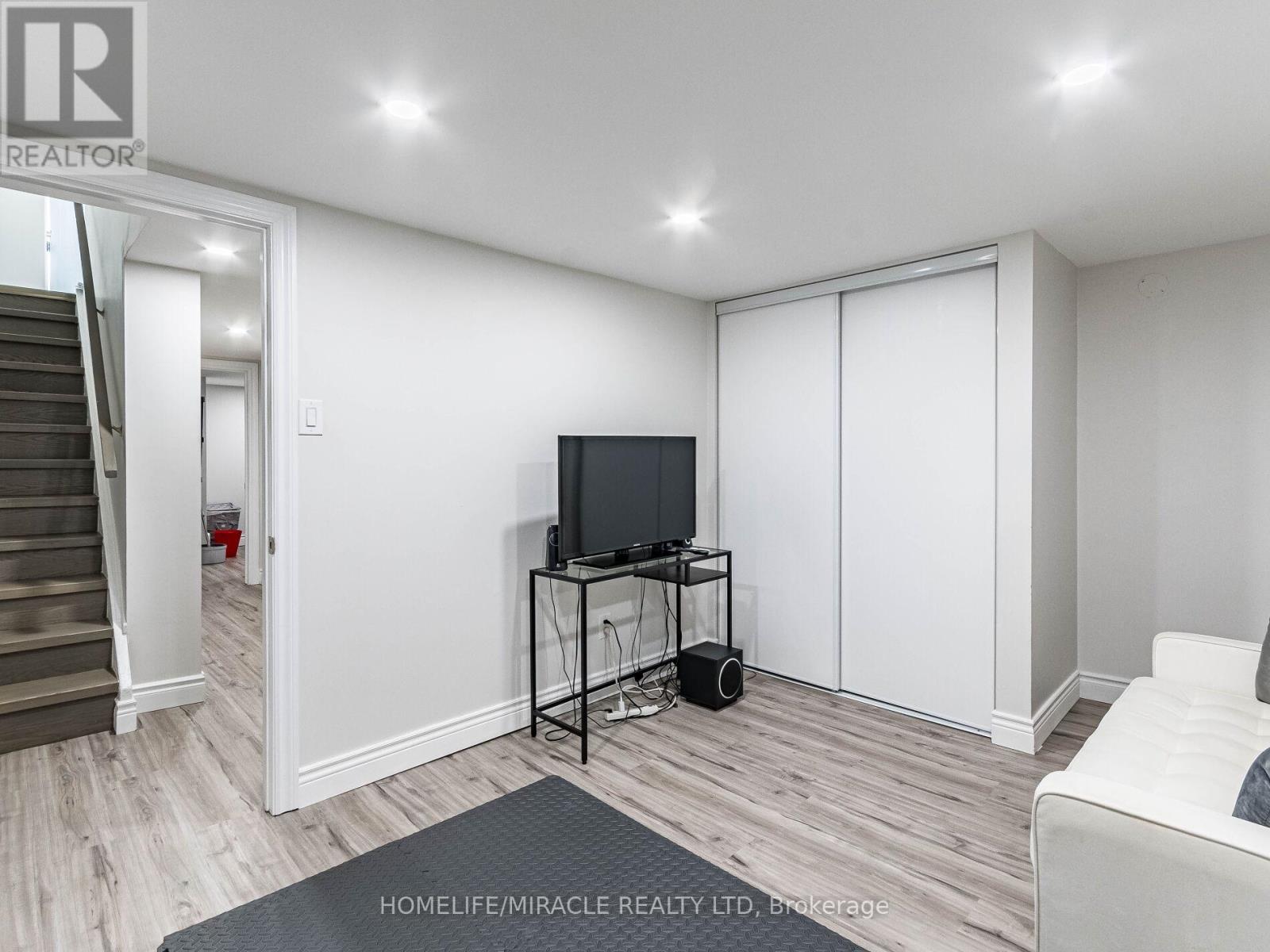 124 - 180 Mississauga Valley Boulevard, Mississauga, Ontario  L5A 3M2 - Photo 31 - W12852400