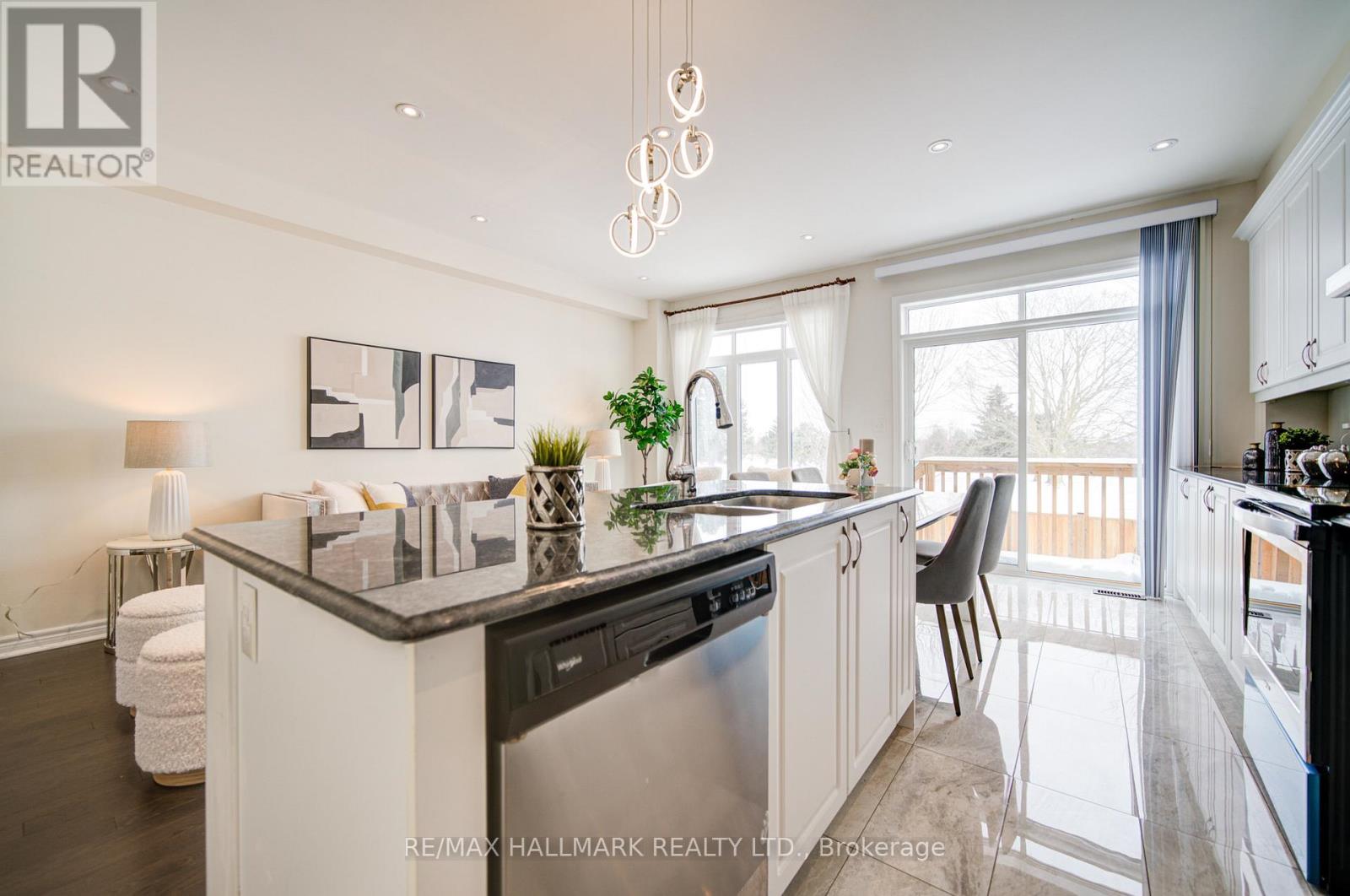 71 Titan Trail, Markham, Ontario  L3S 0E2 - Photo 17 - N12854420