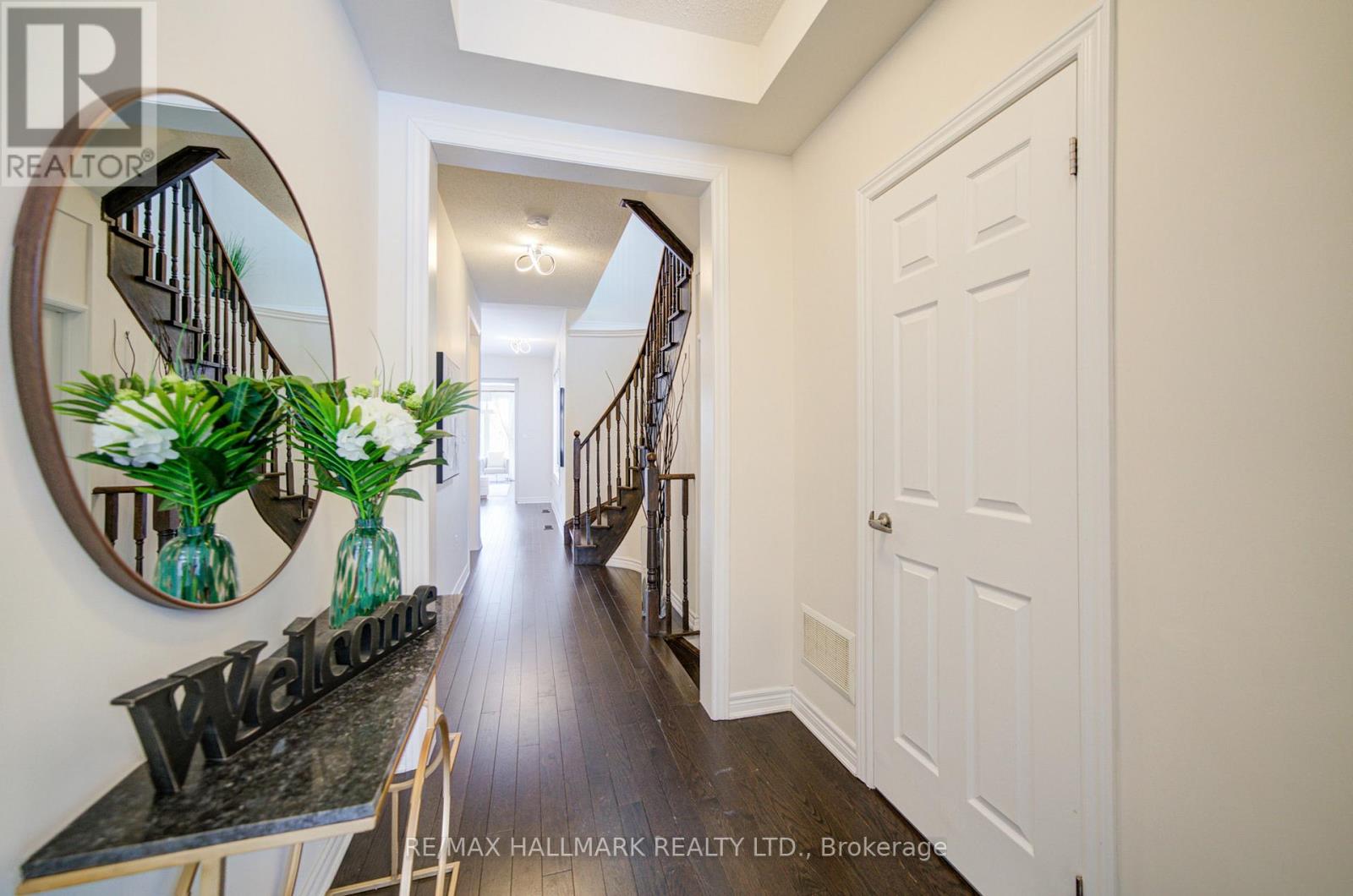 71 Titan Trail, Markham, Ontario  L3S 0E2 - Photo 2 - N12854420