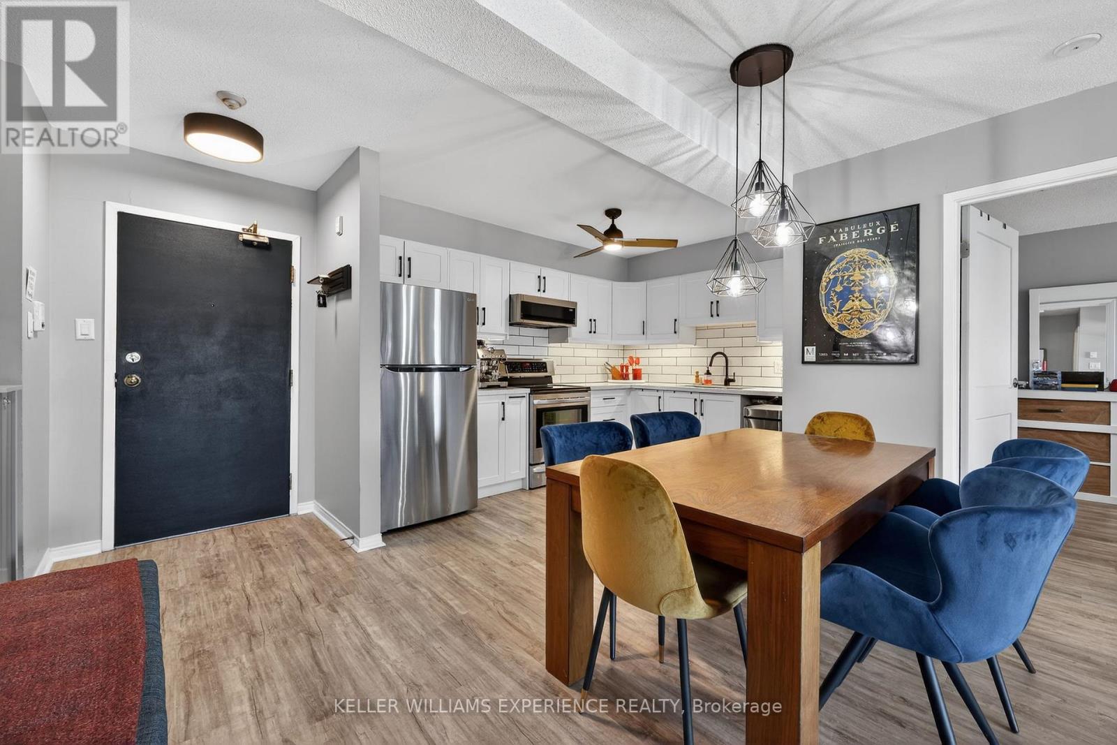 301 - 120 Bell Farm Road, Barrie (Alliance), Ontario  L4M 6J2 - Photo 3 - S12854328