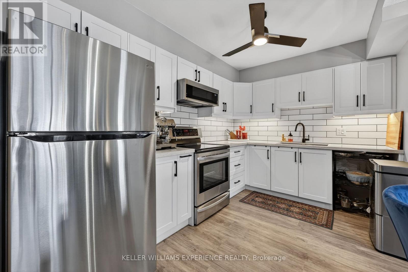 301 - 120 Bell Farm Road, Barrie (Alliance), Ontario  L4M 6J2 - Photo 4 - S12854328