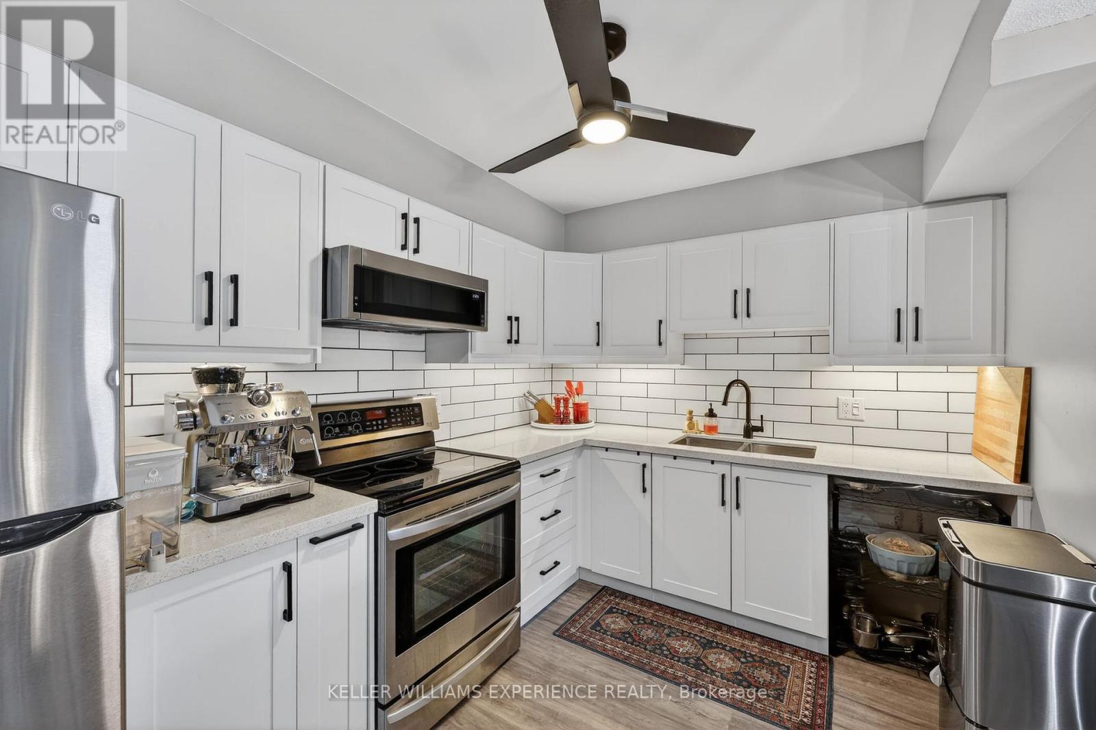 301 - 120 Bell Farm Road, Barrie (Alliance), Ontario  L4M 6J2 - Photo 5 - S12854328