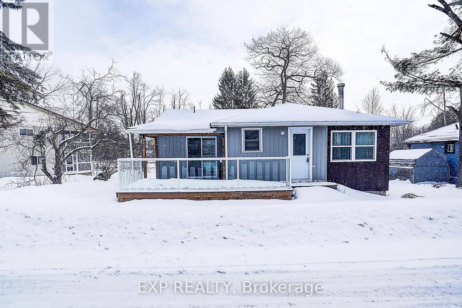 31 Ridge Avenue, Ramara, Ontario  L0K 1B0 - Photo 5 - S12854456