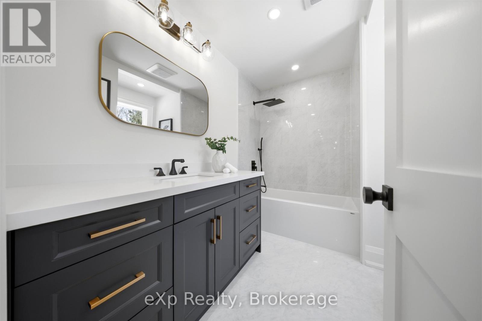 5535 Cedar Springs Road, Burlington, Ontario  L7P 0C2 - Photo 30 - W12843220