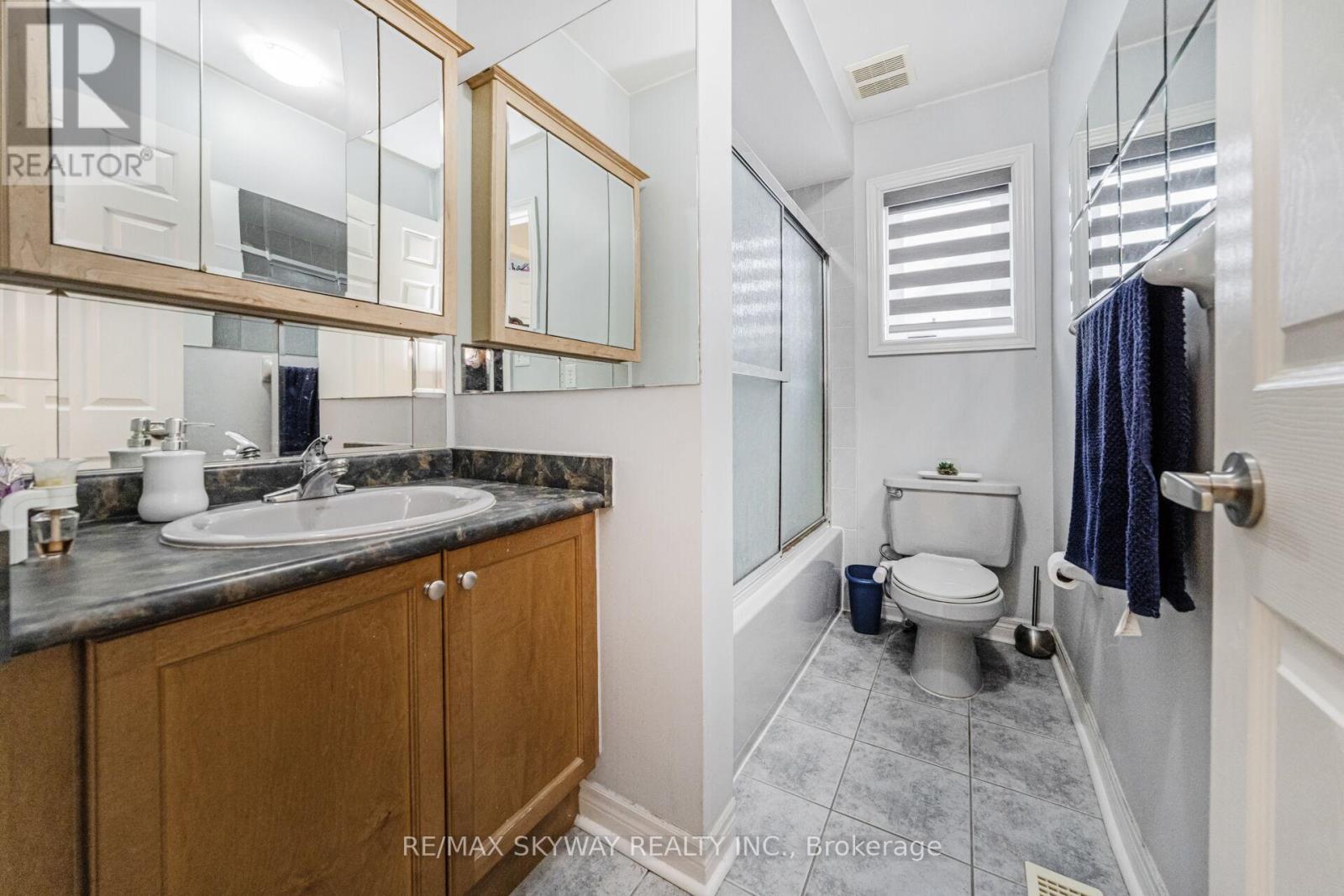 87 Ashdale Road, Brampton (Bram West), Ontario  L6Y 5M9 - Photo 37 - W12854346