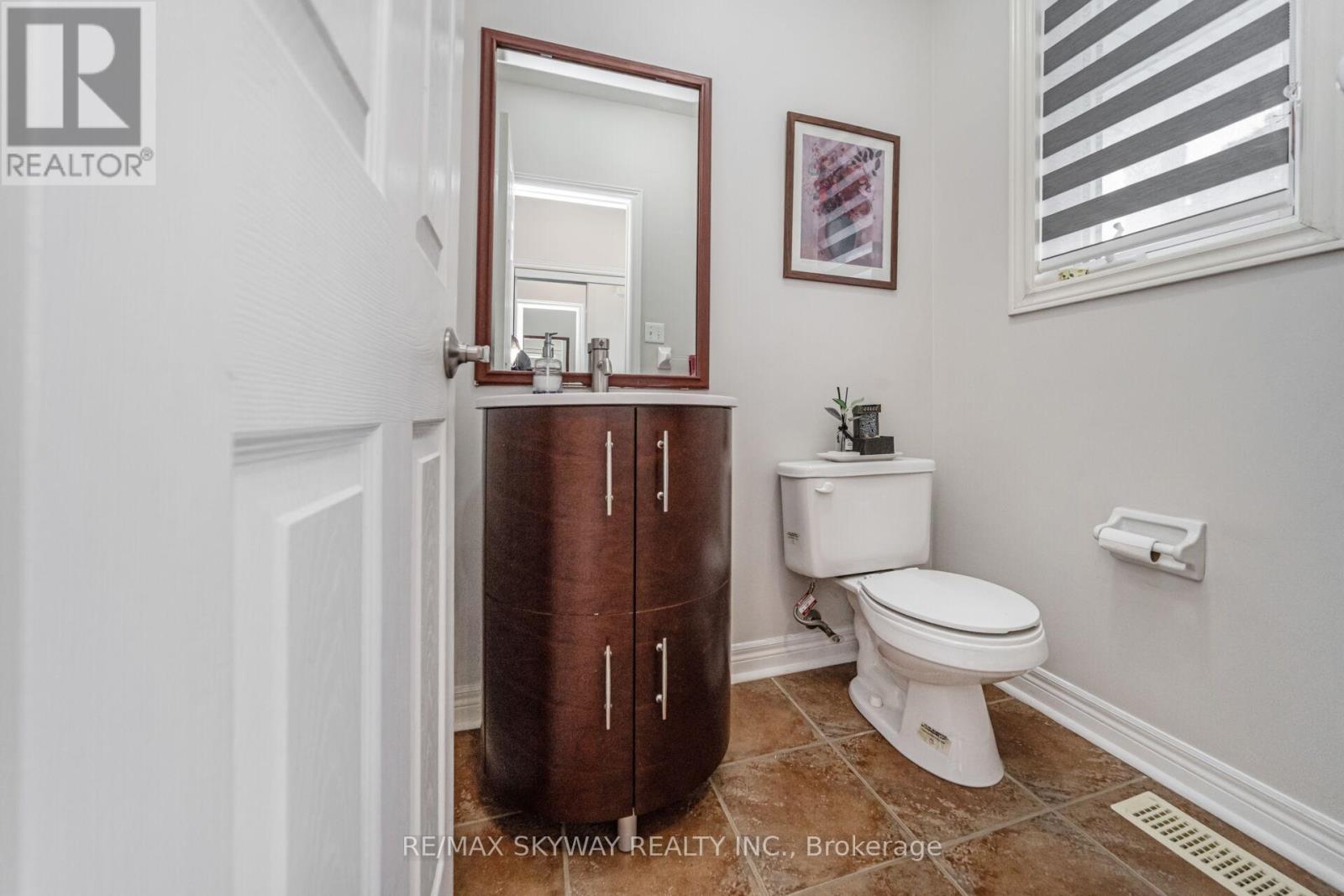 87 Ashdale Road, Brampton (Bram West), Ontario  L6Y 5M9 - Photo 6 - W12854346