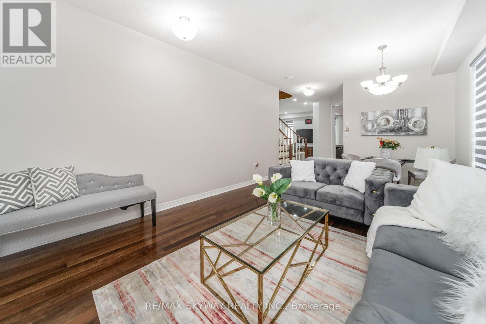 87 Ashdale Road, Brampton (Bram West), Ontario  L6Y 5M9 - Photo 8 - W12854346