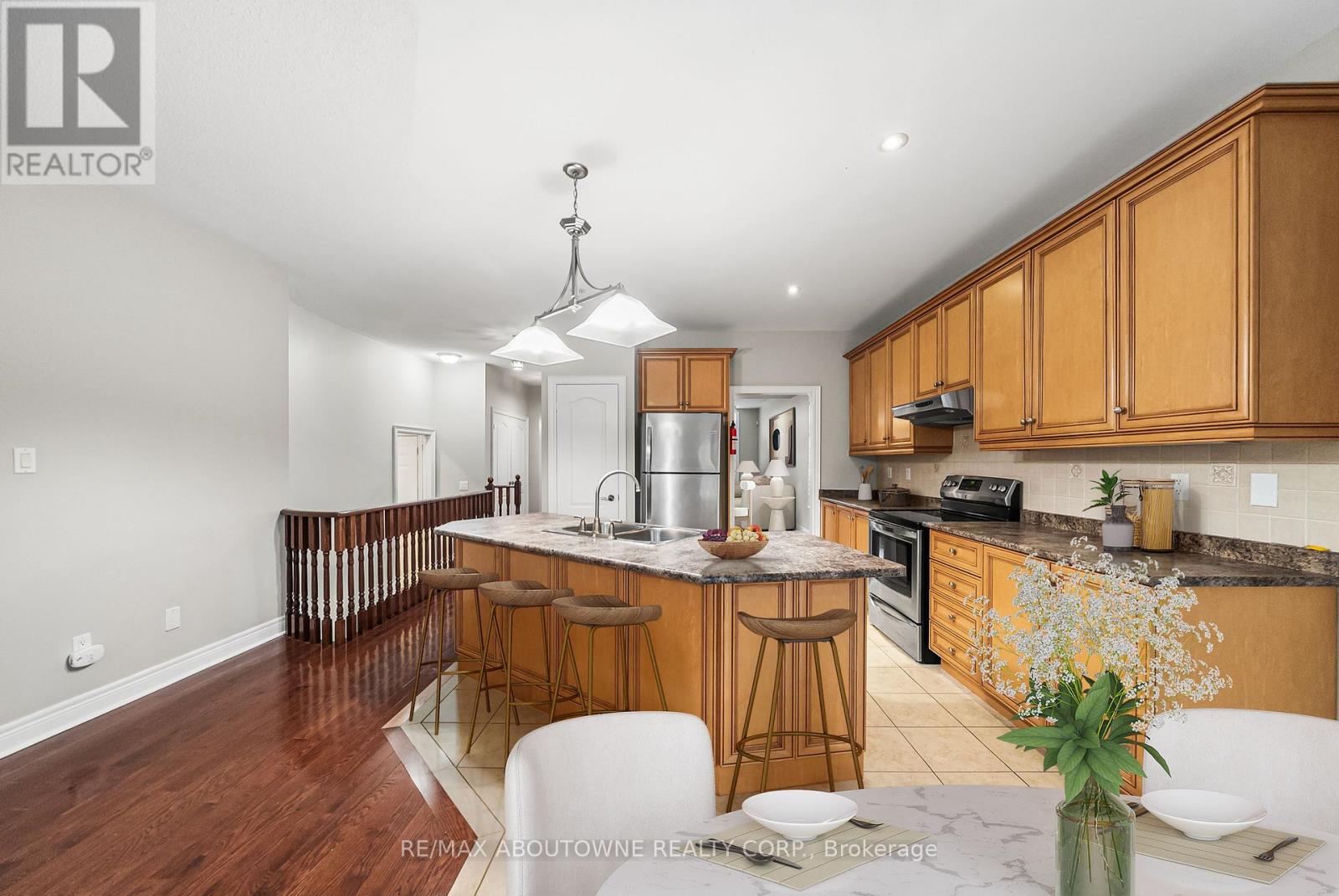 3334 Fox Run Circle, Oakville, Ontario  L6L 6W4 - Photo 10 - W12854368