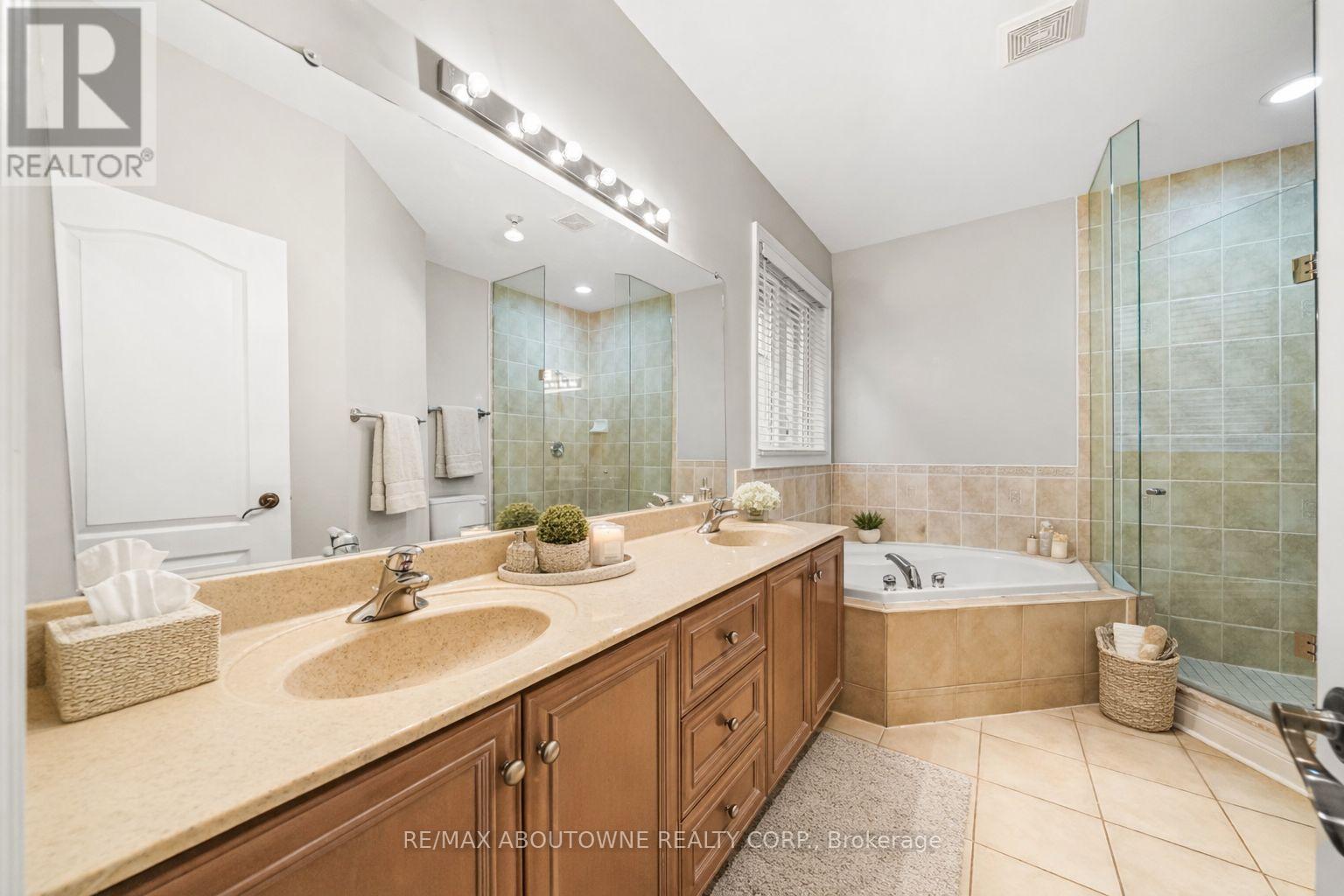 3334 Fox Run Circle, Oakville, Ontario  L6L 6W4 - Photo 19 - W12854368