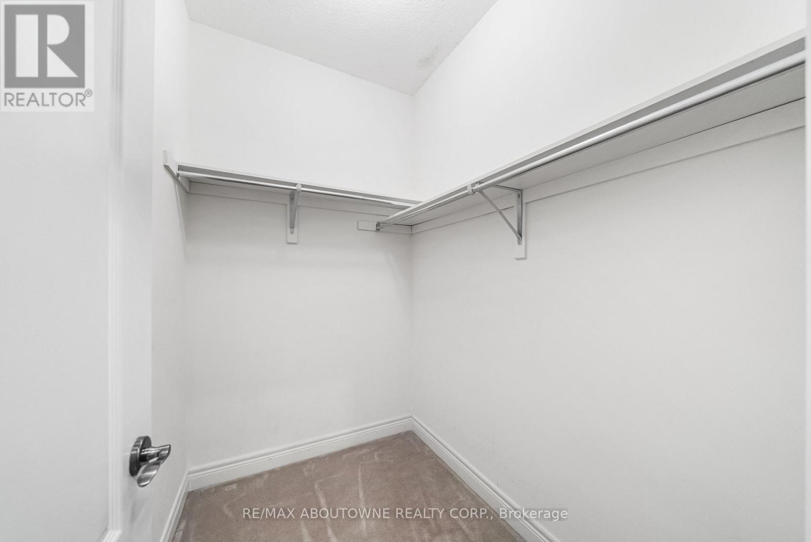 3334 Fox Run Circle, Oakville, Ontario  L6L 6W4 - Photo 21 - W12854368