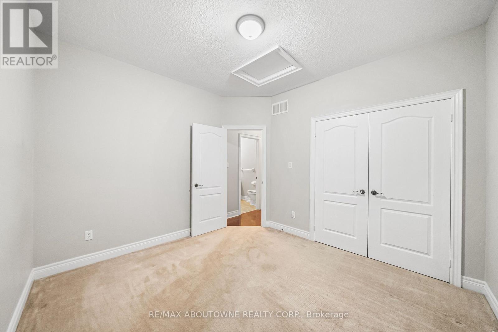 3334 Fox Run Circle, Oakville, Ontario  L6L 6W4 - Photo 23 - W12854368