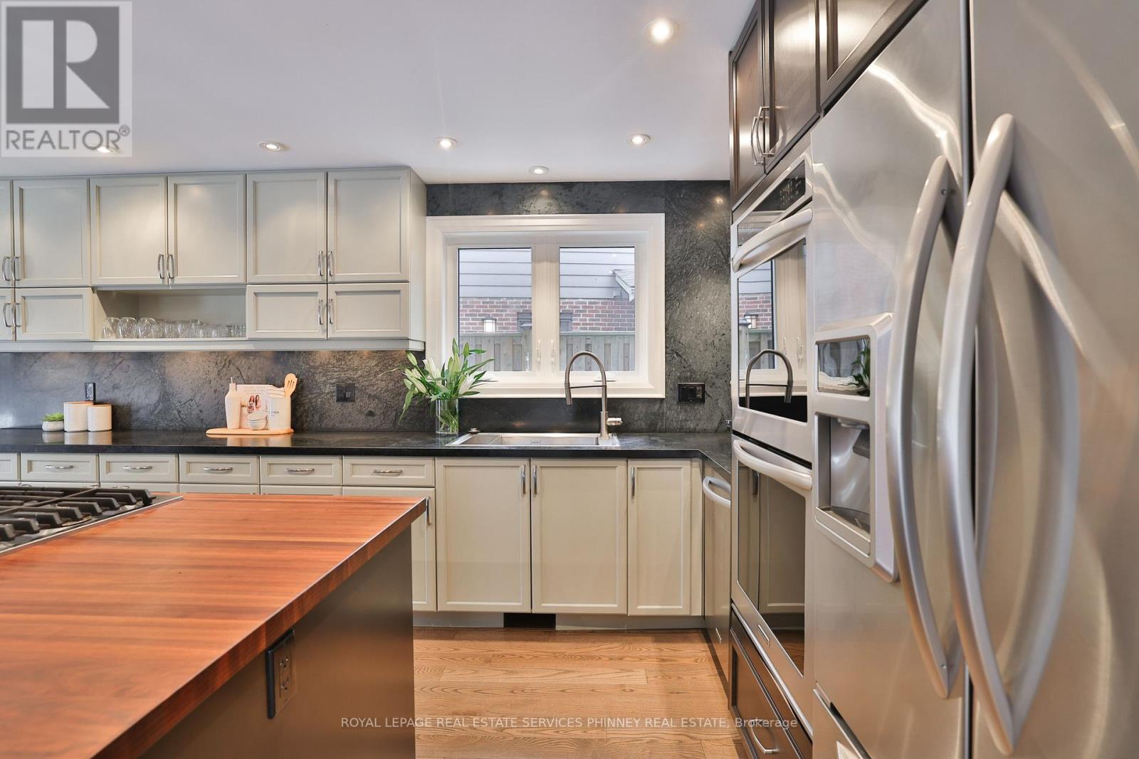 1053 Fair Birch Drive, Mississauga (Lorne Park), Ontario  L5H 1M4 - Photo 22 - W12854398