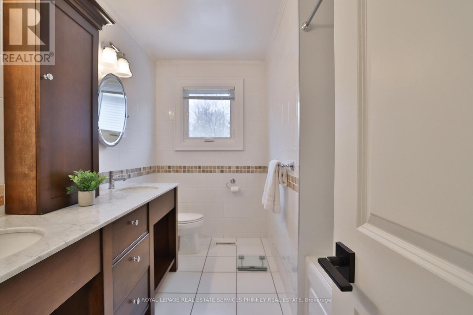 1053 Fair Birch Drive, Mississauga (Lorne Park), Ontario  L5H 1M4 - Photo 38 - W12854398