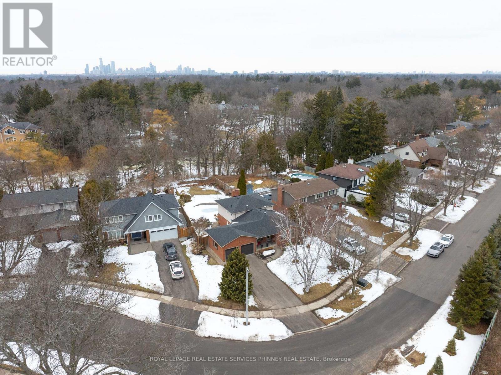 1053 Fair Birch Drive, Mississauga (Lorne Park), Ontario  L5H 1M4 - Photo 48 - W12854398