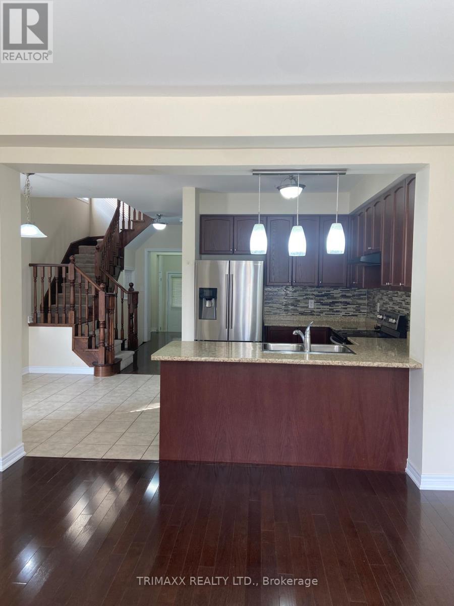 7 Vinewood Road, Caledon, Ontario  L7C 4A9 - Photo 2 - W12854446