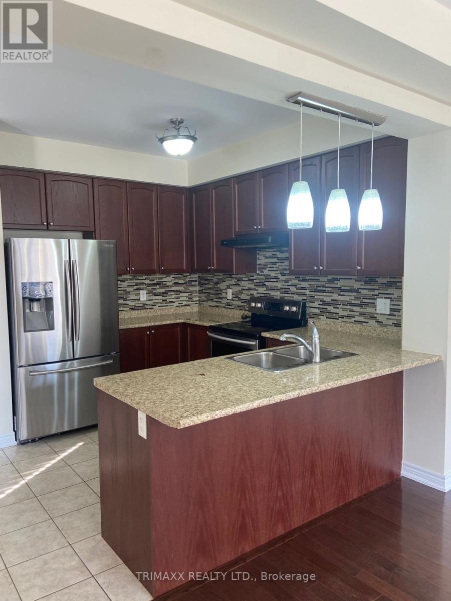 7 Vinewood Road, Caledon, Ontario  L7C 4A9 - Photo 6 - W12854446