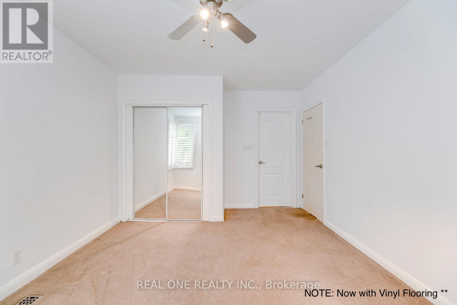 2181 Courtland Drive, Burlington, Ontario  L7R 1S2 - Photo 18 - W12854460