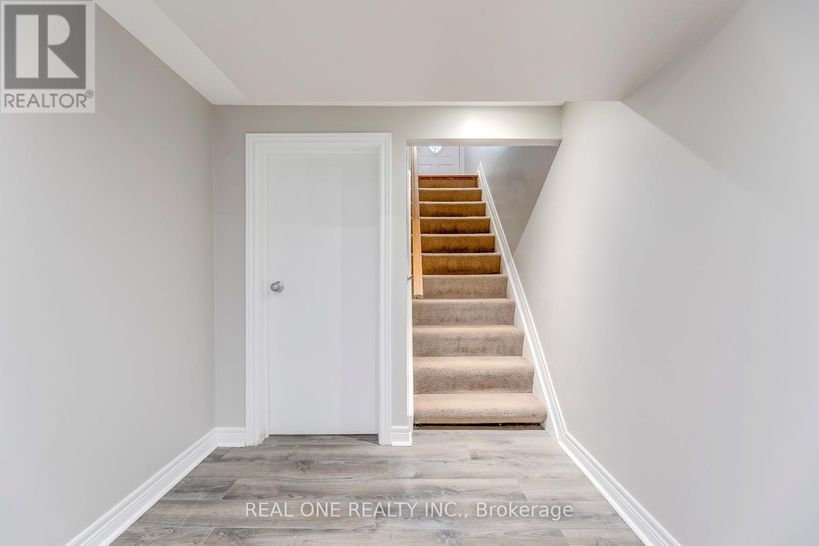 2181 Courtland Drive, Burlington, Ontario  L7R 1S2 - Photo 23 - W12854460