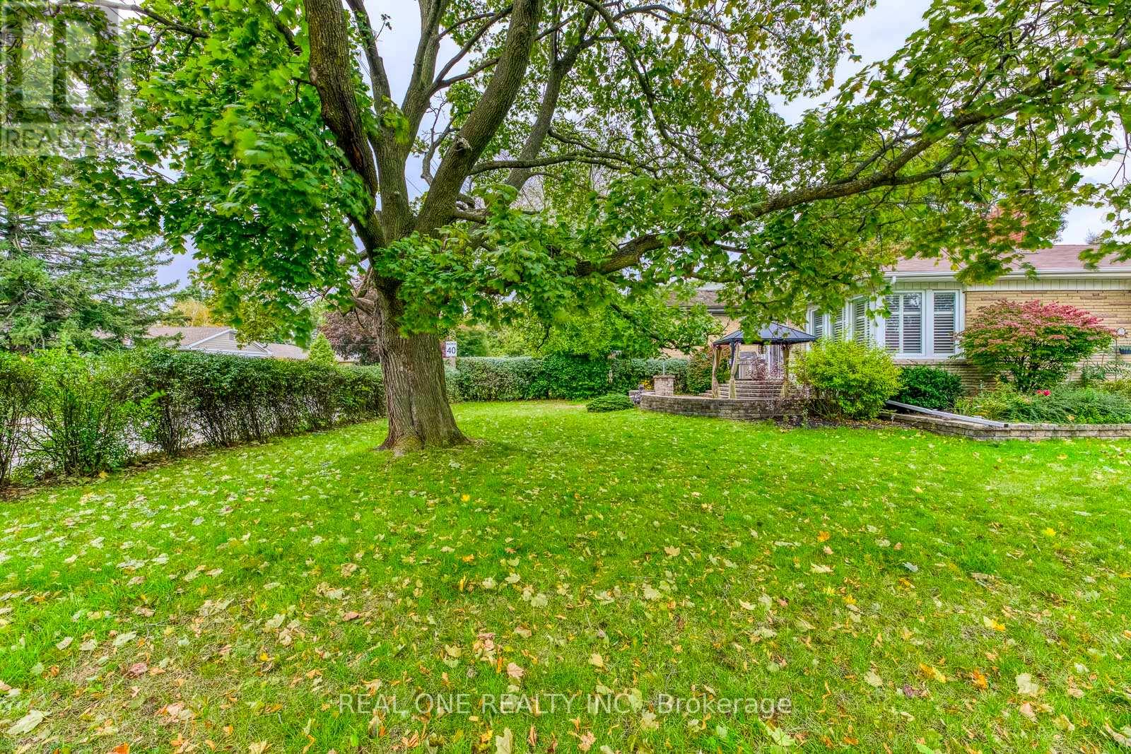 2181 Courtland Drive, Burlington, Ontario  L7R 1S2 - Photo 40 - W12854460