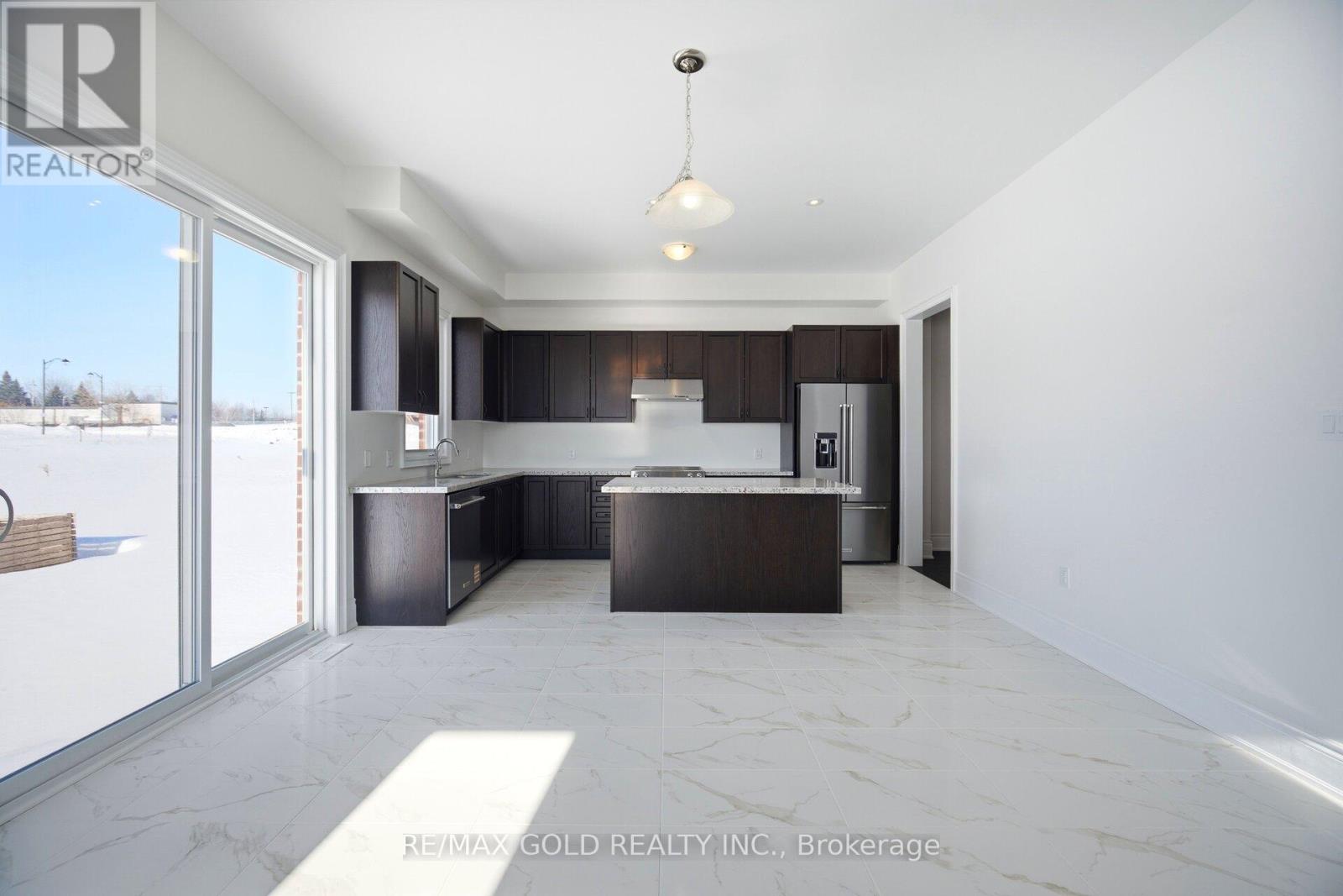 32 Addison Street, Caledon, Ontario  L7C 4N2 - Photo 11 - W12854476