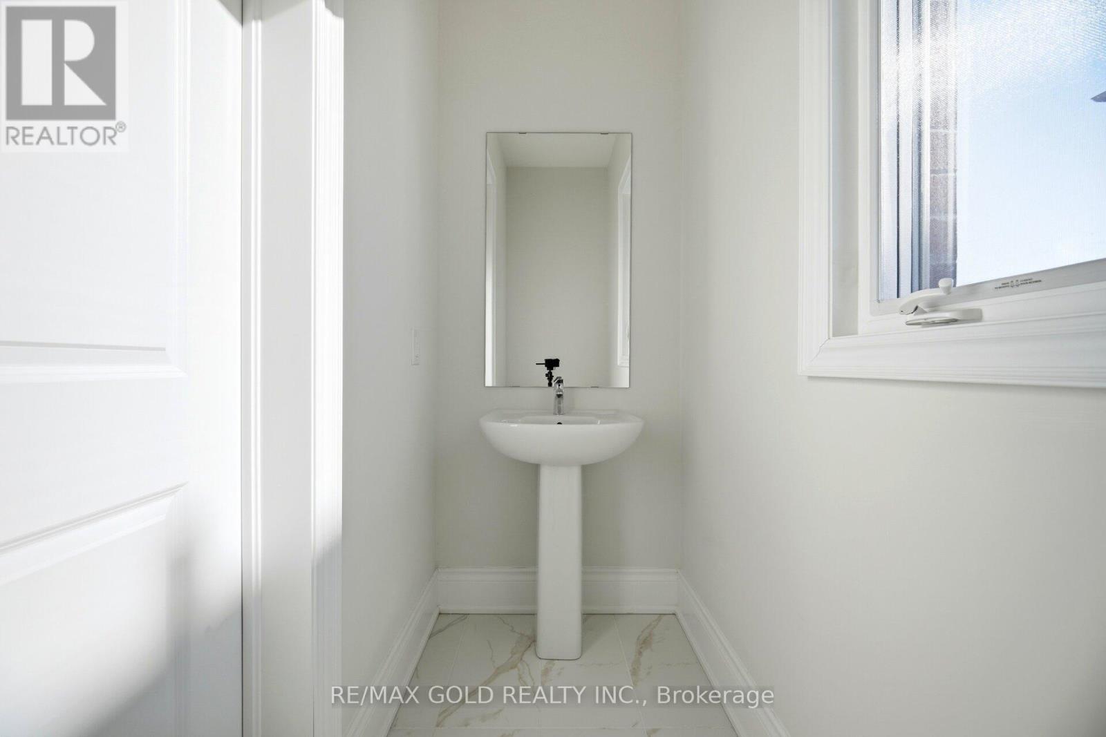 32 Addison Street, Caledon, Ontario  L7C 4N2 - Photo 17 - W12854476