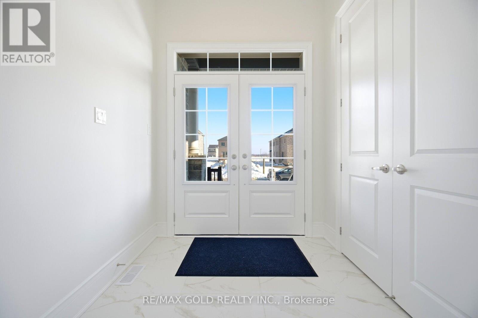 32 Addison Street, Caledon, Ontario  L7C 4N2 - Photo 2 - W12854476