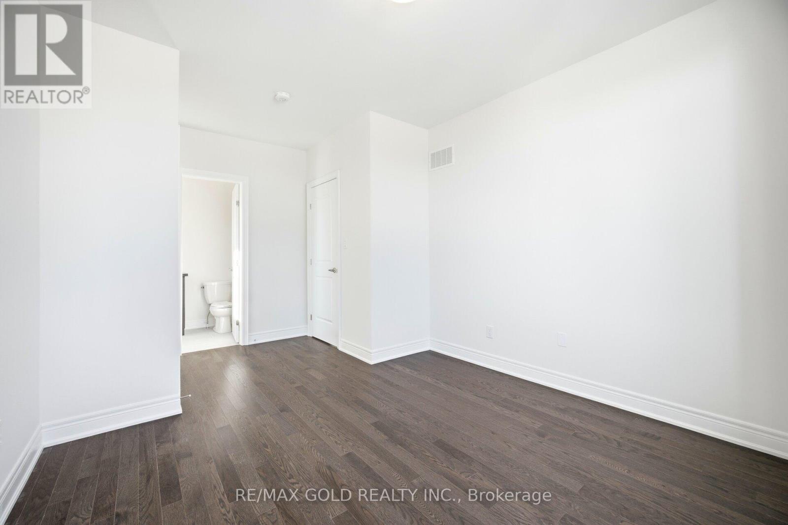 32 Addison Street, Caledon, Ontario  L7C 4N2 - Photo 31 - W12854476