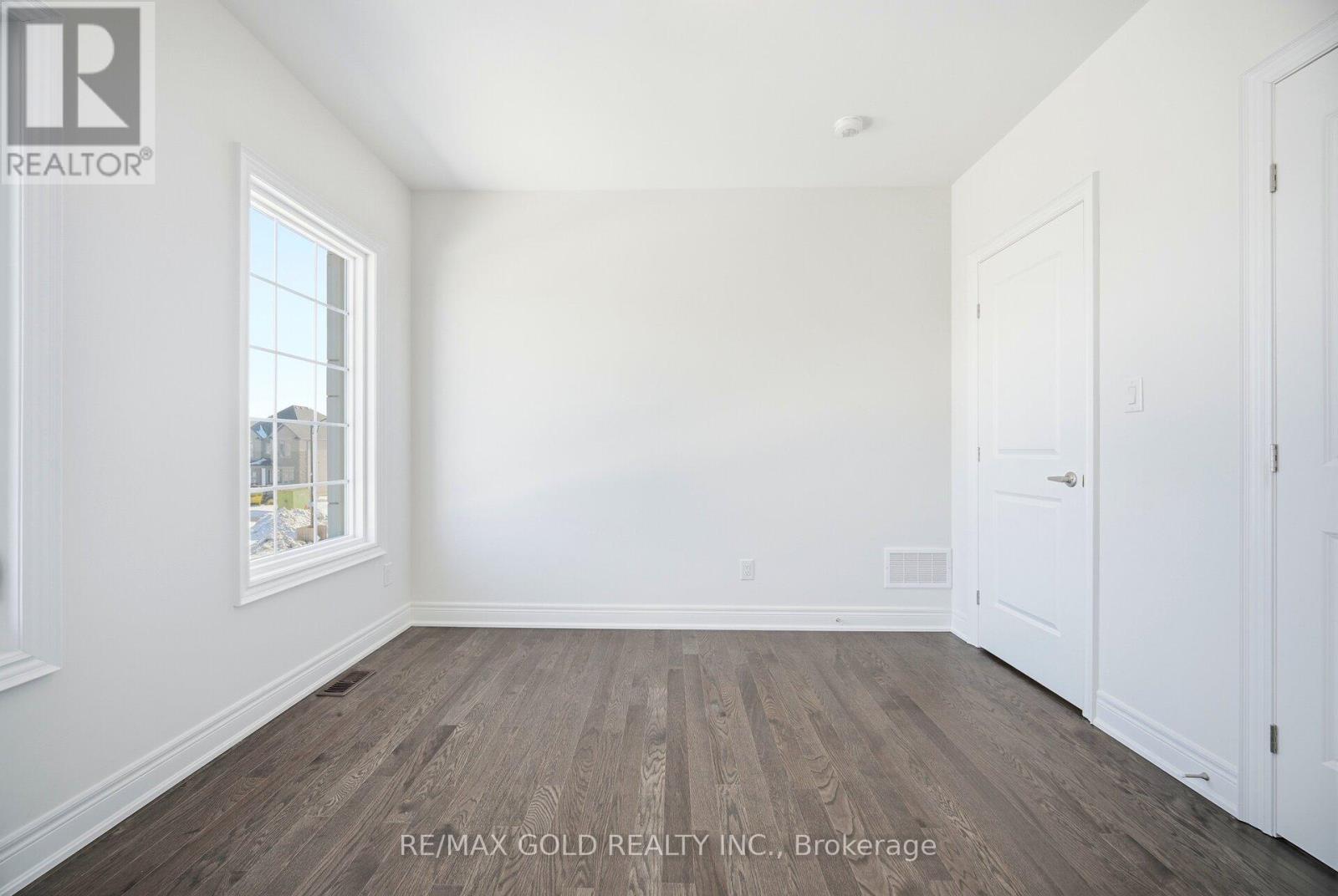 32 Addison Street, Caledon, Ontario  L7C 4N2 - Photo 35 - W12854476