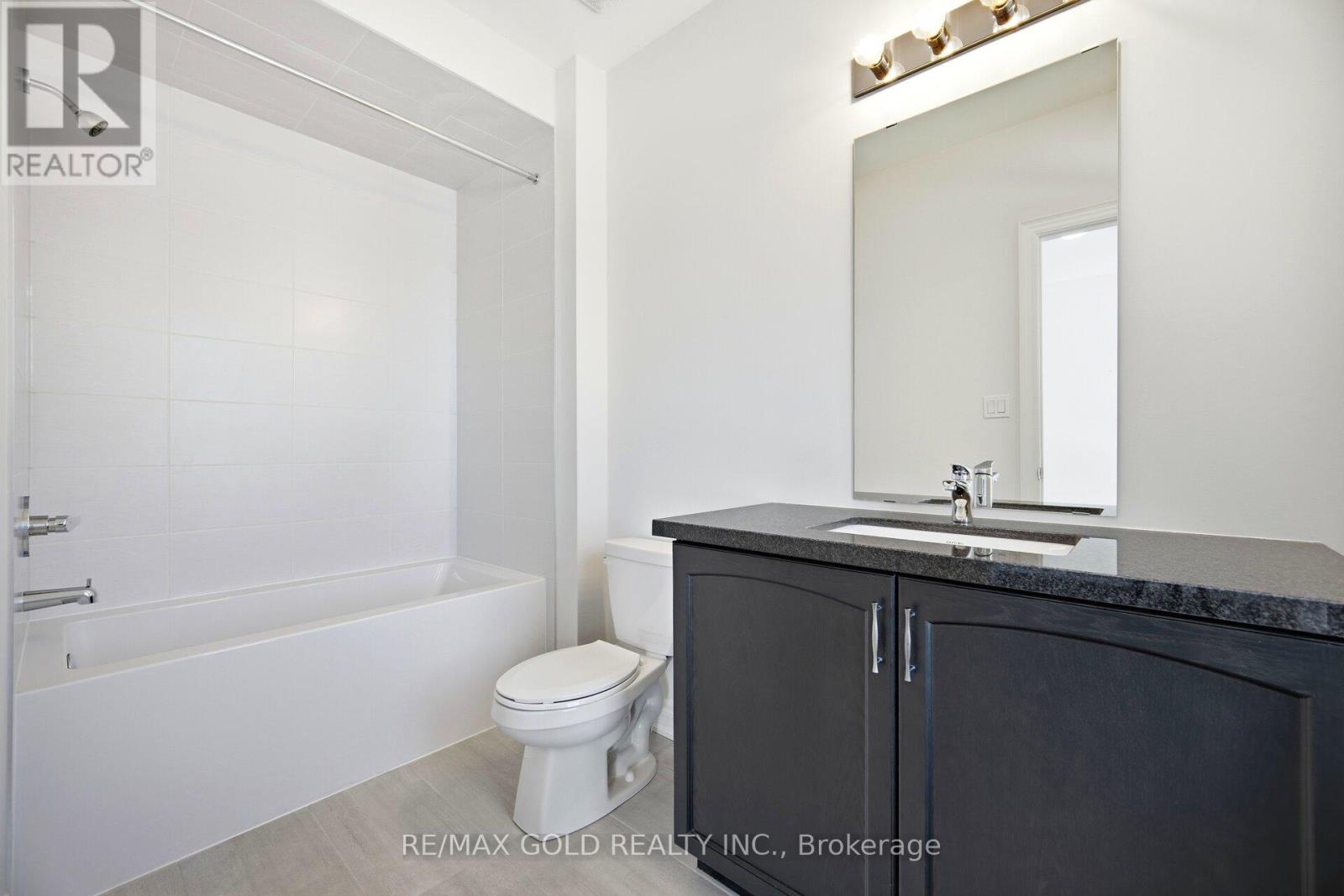 32 Addison Street, Caledon, Ontario  L7C 4N2 - Photo 36 - W12854476