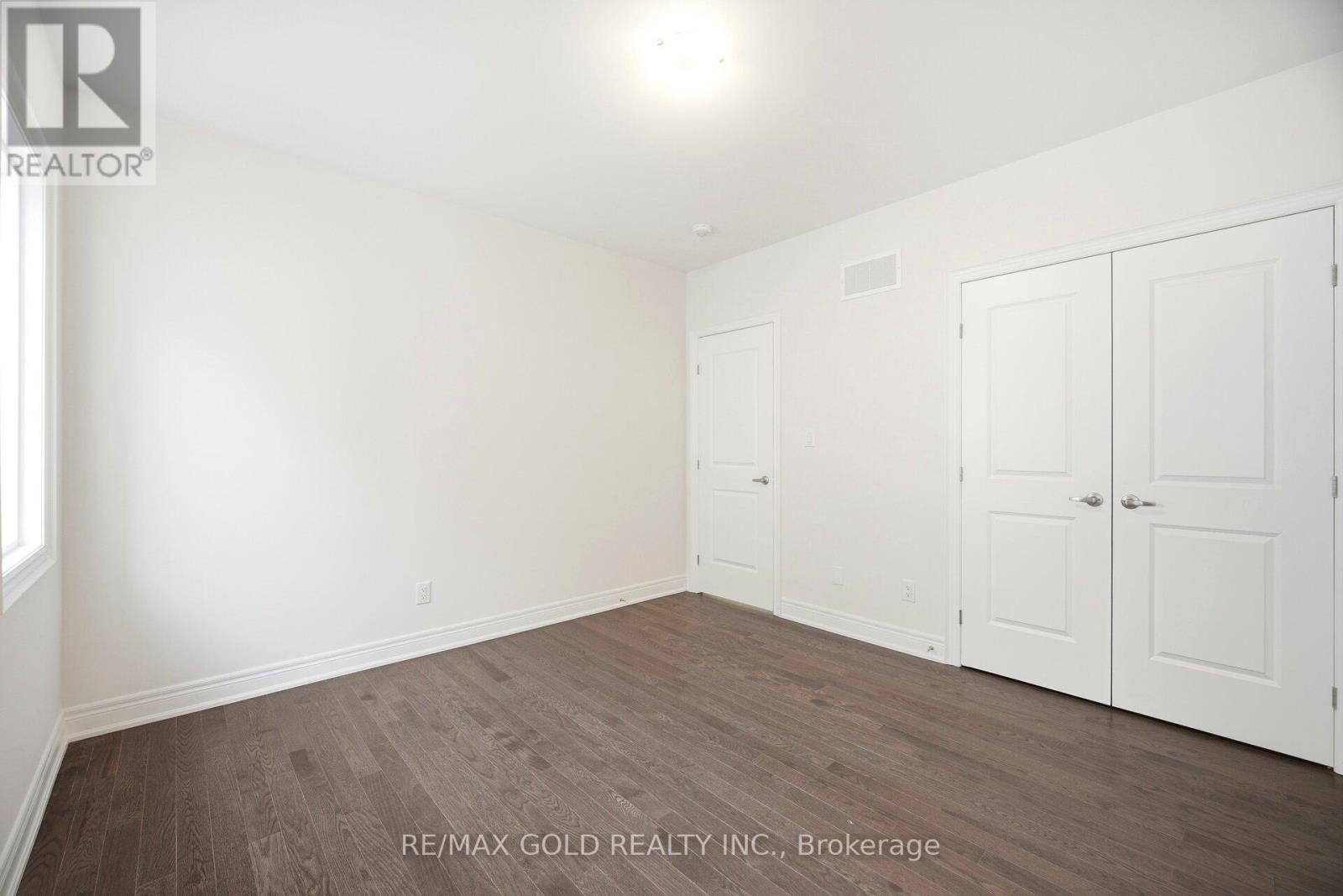 32 Addison Street, Caledon, Ontario  L7C 4N2 - Photo 38 - W12854476