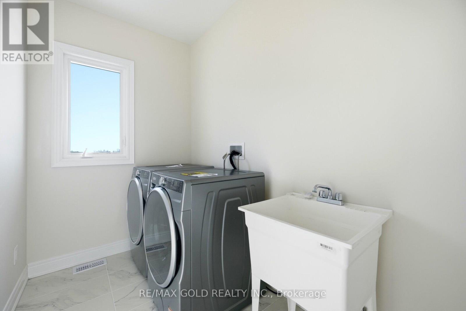 32 Addison Street, Caledon, Ontario  L7C 4N2 - Photo 40 - W12854476