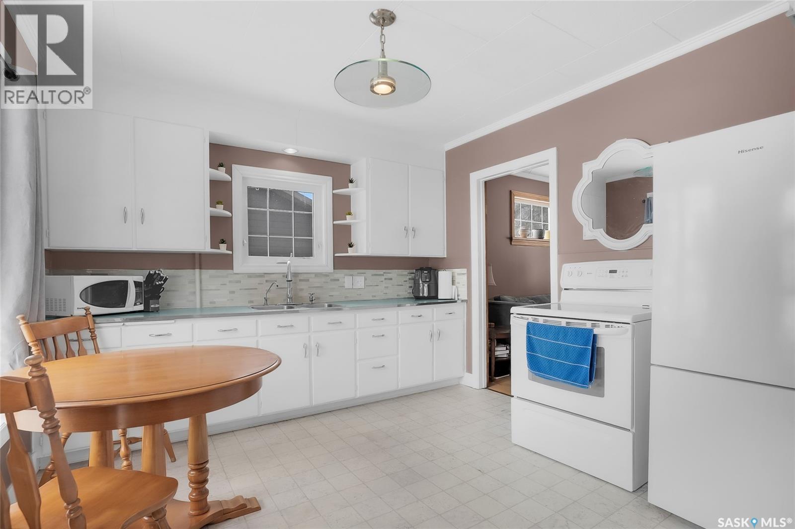 207 2nd Street S, Wakaw, Saskatchewan  S0K 4P0 - Photo 14 - SK029851