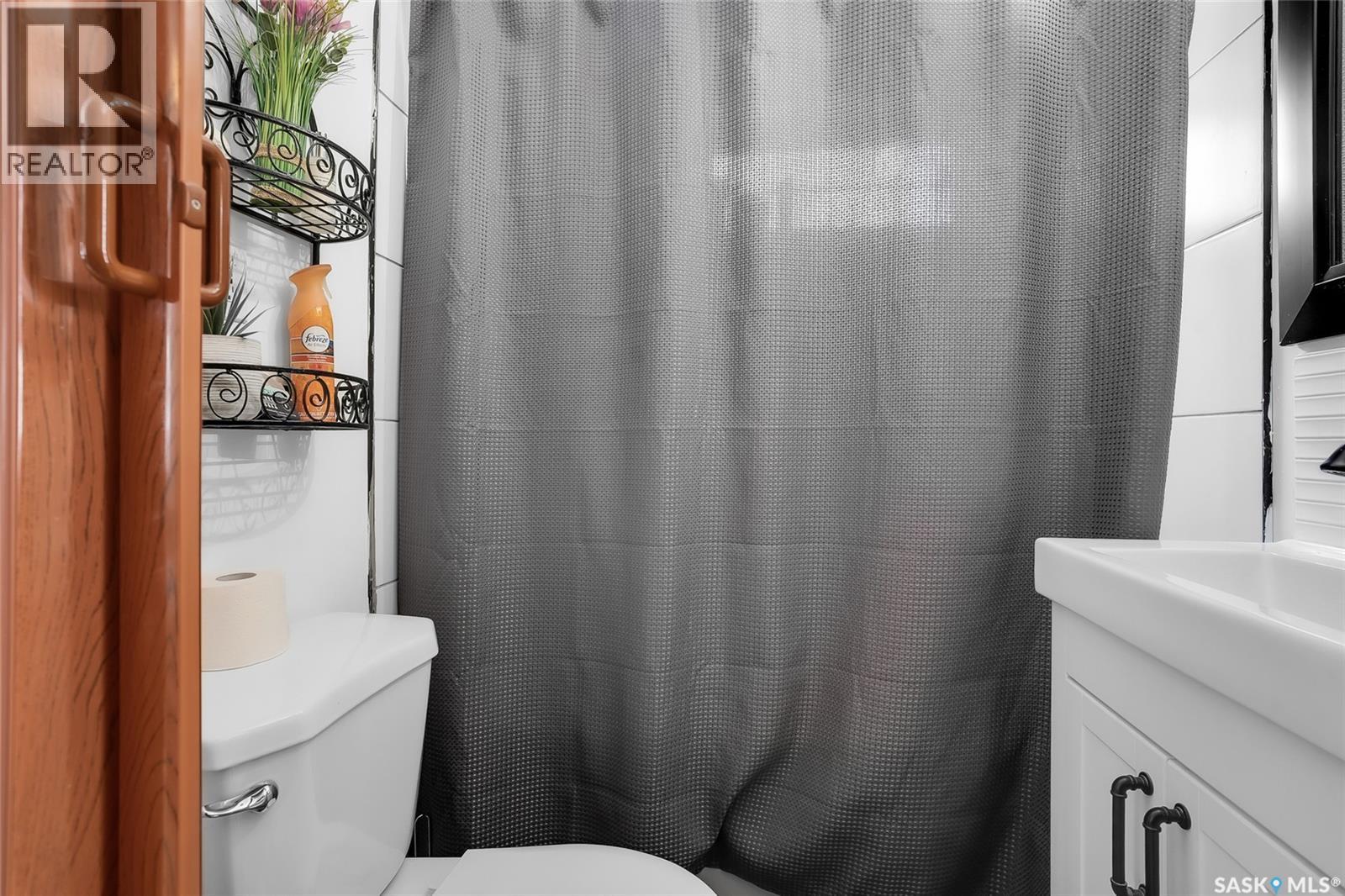 207 2nd Street S, Wakaw, Saskatchewan  S0K 4P0 - Photo 21 - SK029851