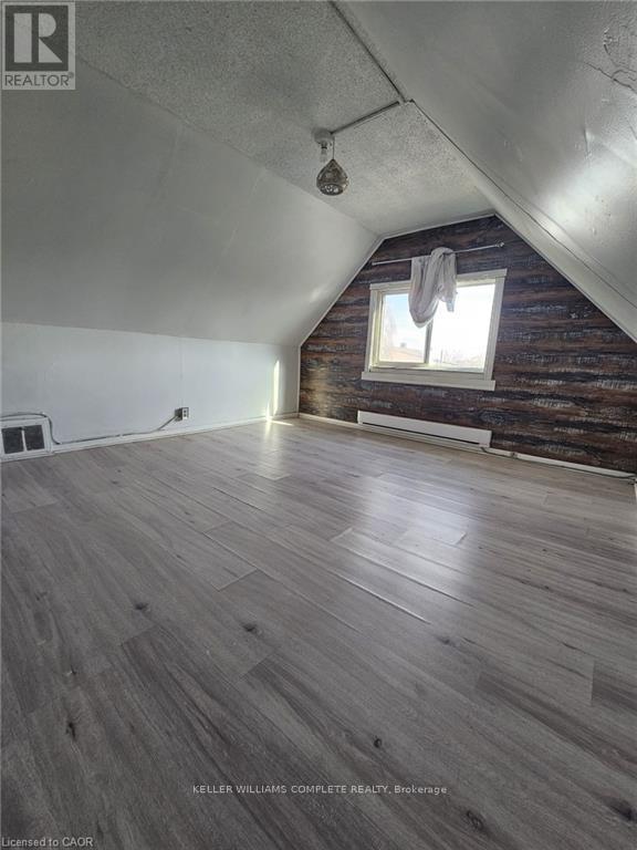 219 Avondale Street, Hamilton (Crown Point), Ontario  L8L 7C4 - Photo 18 - X12854302