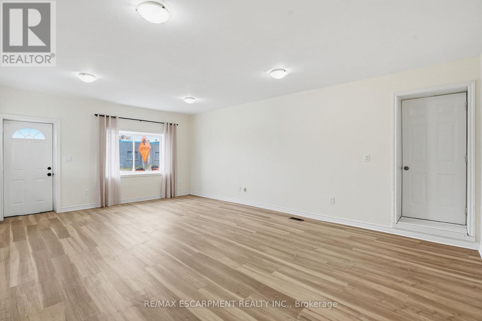 Bachelor - 237 Queen Street N, Hamilton (Strathcona), Ontario  L8R 2W2 - Photo 12 - X12854324