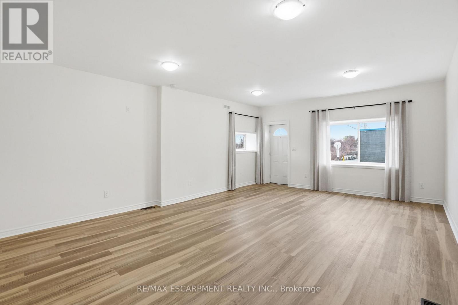 Bachelor - 237 Queen Street N, Hamilton (Strathcona), Ontario  L8R 2W2 - Photo 13 - X12854324