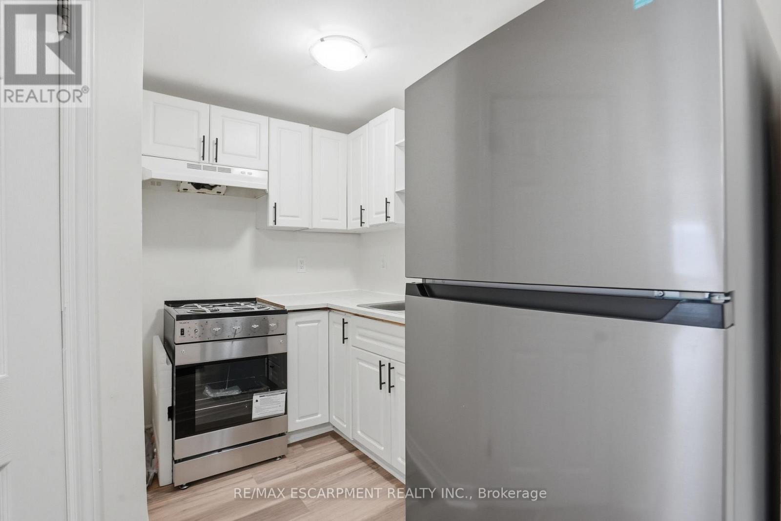 Bachelor - 237 Queen Street N, Hamilton (Strathcona), Ontario  L8R 2W2 - Photo 16 - X12854324