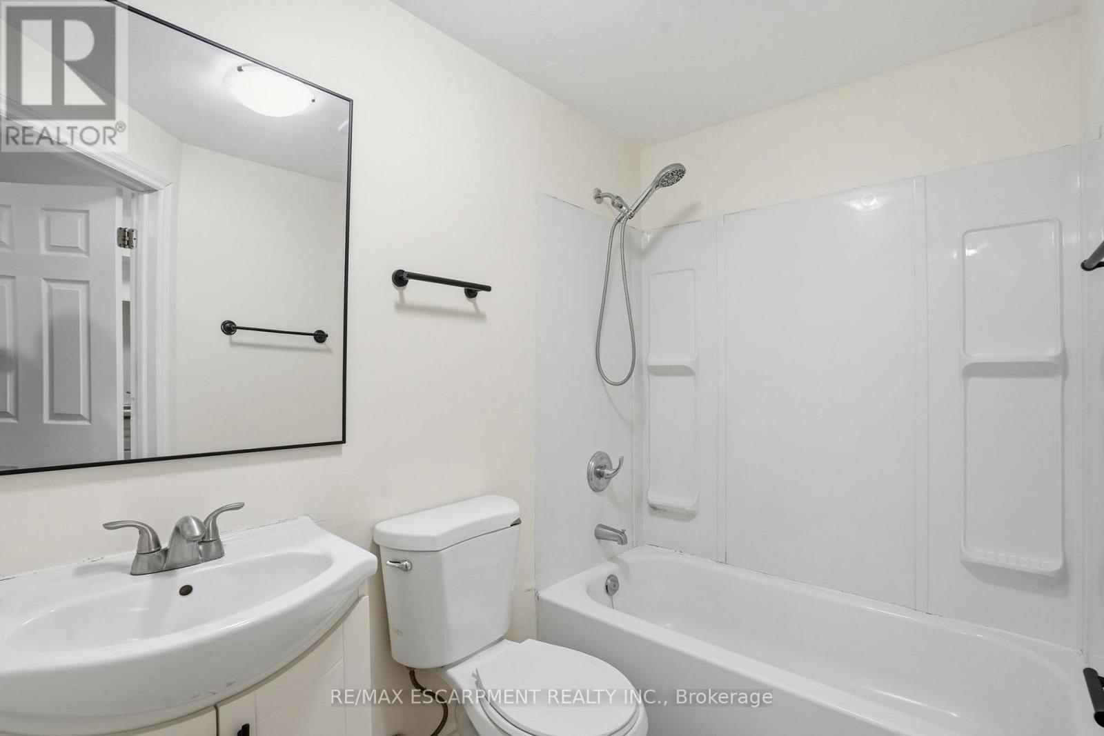 Bachelor - 237 Queen Street N, Hamilton (Strathcona), Ontario  L8R 2W2 - Photo 22 - X12854324